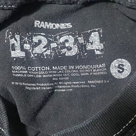 Ramones Band Names Hey Ho T-Shirt in Black Size Small - Picture 4 of 5